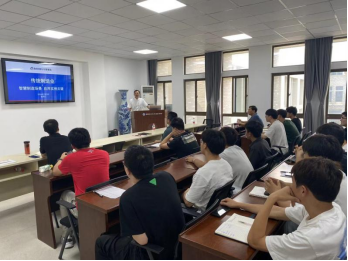 馬鞍山鋼鐵股份公司高級工程師廖海歐應邀為機械工程學院作《智能化系統工程技術研發》專題學術報告